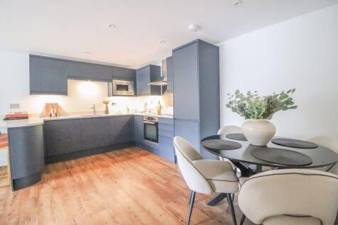 Kitchen/ Dining Room