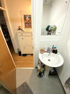 media-17302078008...