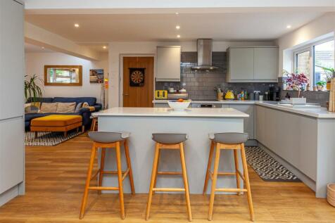 KITCHEN 1.jpg