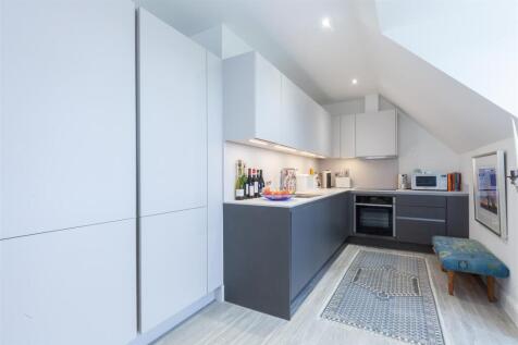 Kitchen area.jpg
