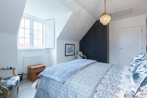 Bedroom v.1.jpg