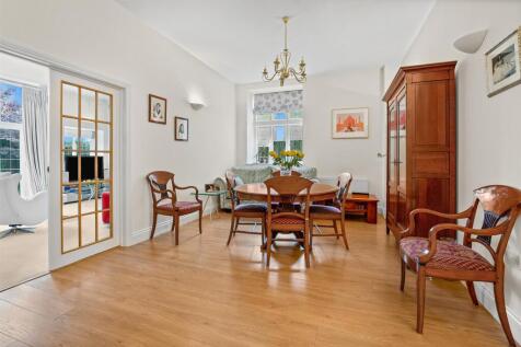 3 Coachouse Mews-15.jpg