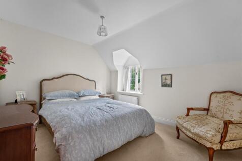 3 Coachouse Mews-1.jpg