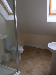 Bedroom 1 Ensuite HMO Aylesbury.jpeg