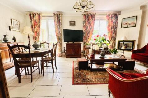 Property Image 4