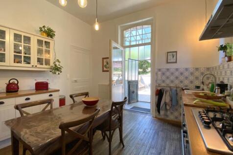 Property Image 9