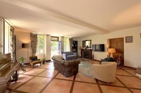 Property Image 8