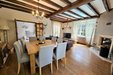 Property Image 4