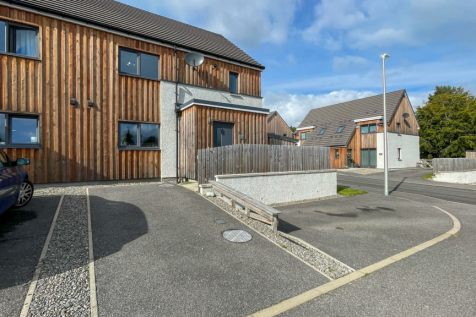 FRONT DRIVEWAY &amp; PARKING