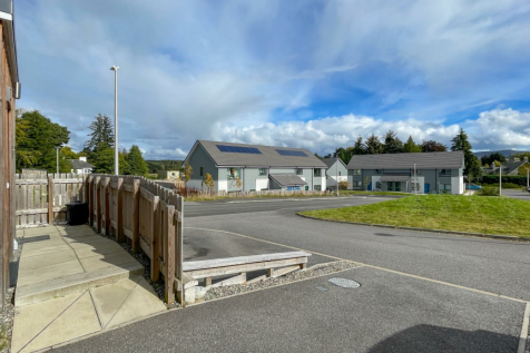 FRONT DRIVEWAY &amp; PARKING