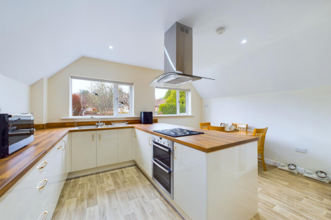 Kitchen / Dining