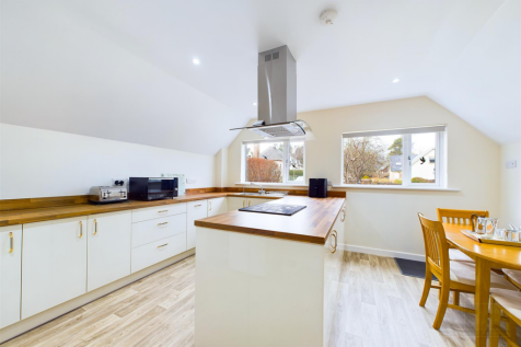 Kitchen / Dining