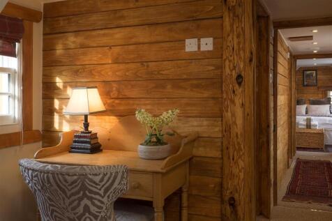 view down landing bedrooms-1.jpg