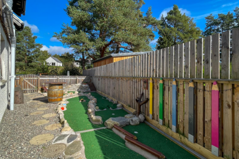 MINI GOLF