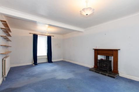 Sitting Room &amp; Dining Area