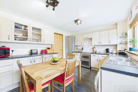 Kitchen / Dining