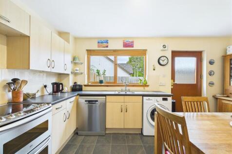 Kitchen / Dining