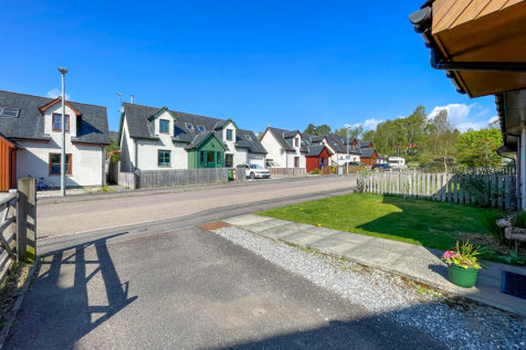 Front Garden &amp; Driveway