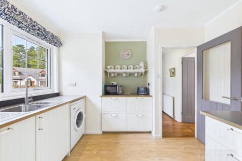Kitchen / Dining