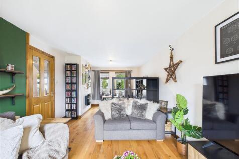 Sitting Room / Dining