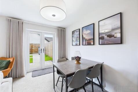 Sitting Room &amp; Dining Area