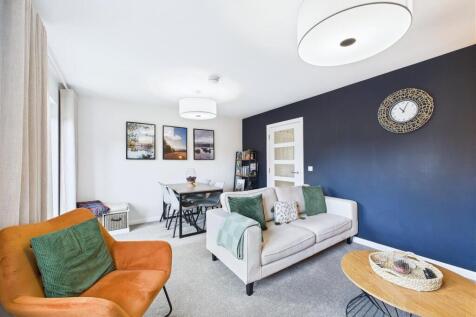 Sitting Room &amp; Dining Area