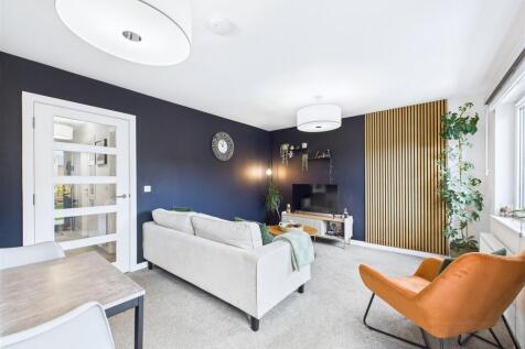 Sitting Room &amp; Dining Area