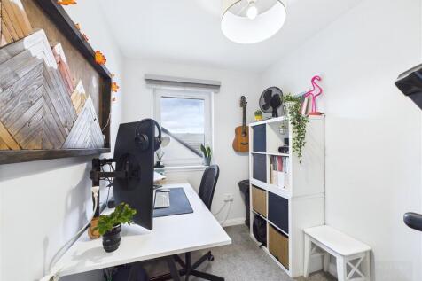 Bedroom / Home Working