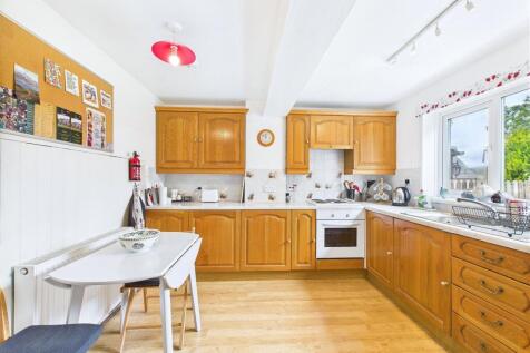 Kitchen / Dining