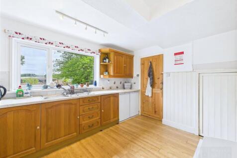 Kitchen / Dining