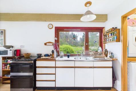 Kitchen / Dining