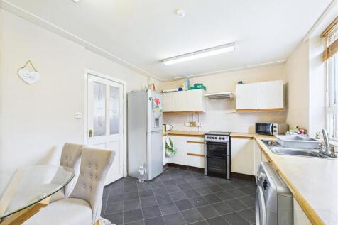 Kitchen / Dining
