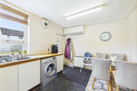 Kitchen / Dining