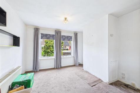 Sitting Room &amp; Dining Area