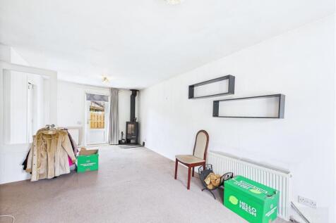Sitting Room &amp; Dining Area