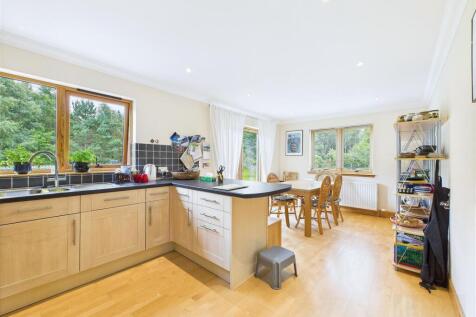 Kitchen &amp; Dining Area