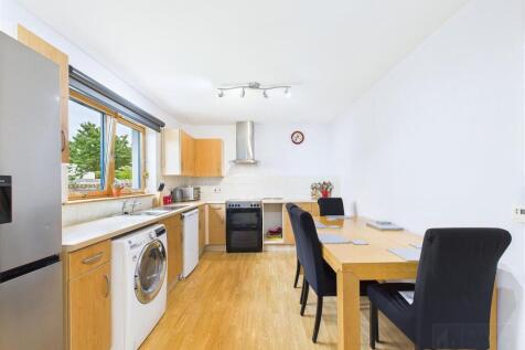 Kitchen / Dining