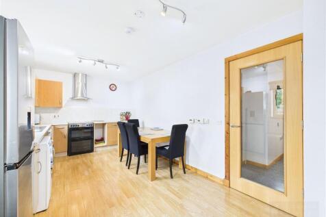 Kitchen / Dining