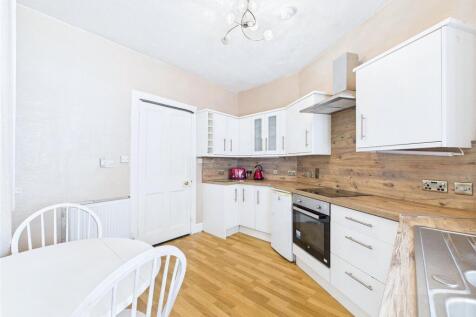 Kitchen / Dining