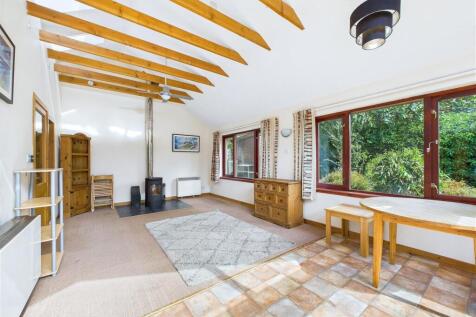 Sitting Room &amp; Dining Area