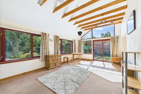 Sitting Room &amp; Dining Area