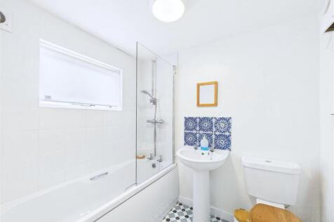 Bathroom.jpg
