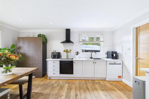 Kitchen &amp; Dining Area