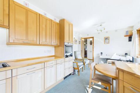 Kitchen &amp; Dining Area