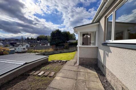 Front Garden1.jpg