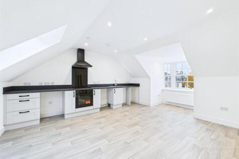Sitting Room / Kitchen / Dining Area