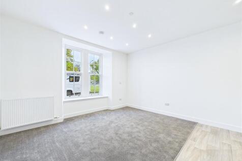 Sitting Room / Kitchen / Dining Area