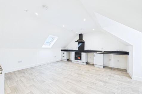Sitting Room / Kitchen / Dining Area