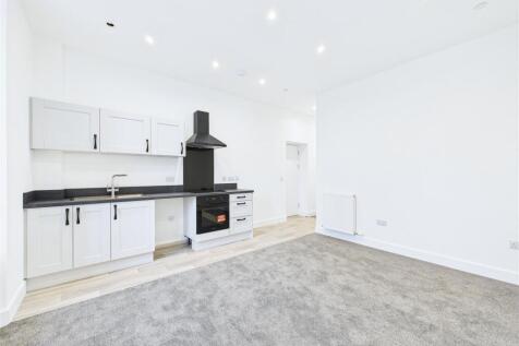 Sitting Room / Kitchen / Dining Area
