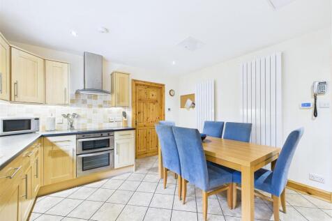 Kitchen &amp; Dining